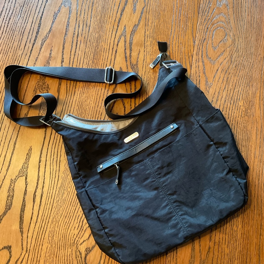 Baggalini - Best Travel Elegant Black Crossbody Bag. Size OS